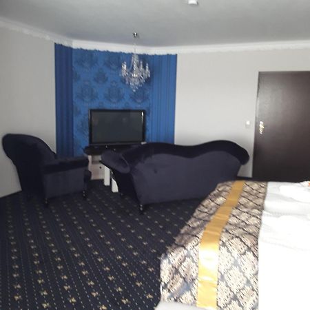 Mucha Ohg Hotel Sembziner Hof Klink Extérieur photo