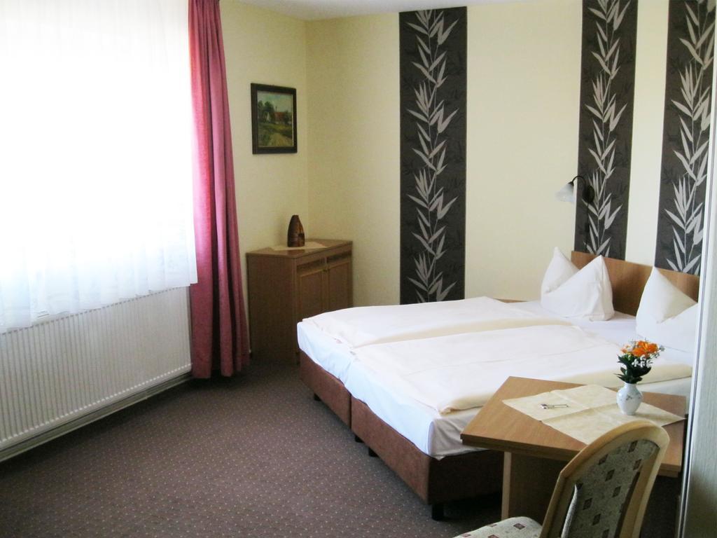 Mucha Ohg Hotel Sembziner Hof Klink Chambre photo