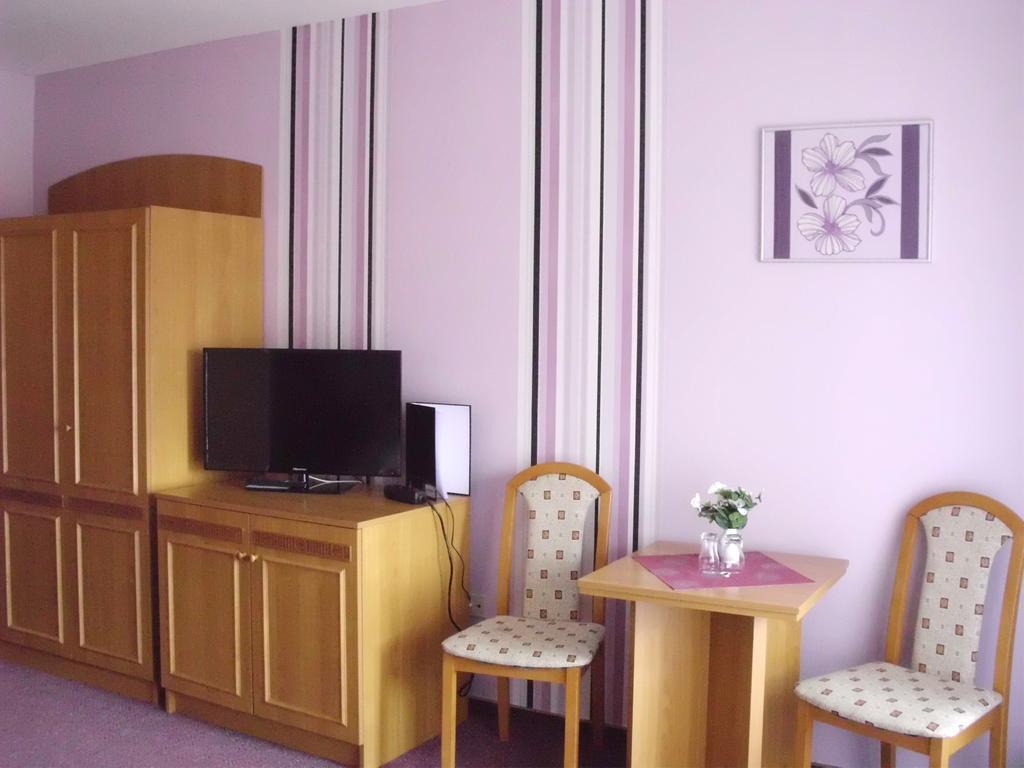 Mucha Ohg Hotel Sembziner Hof Klink Chambre photo