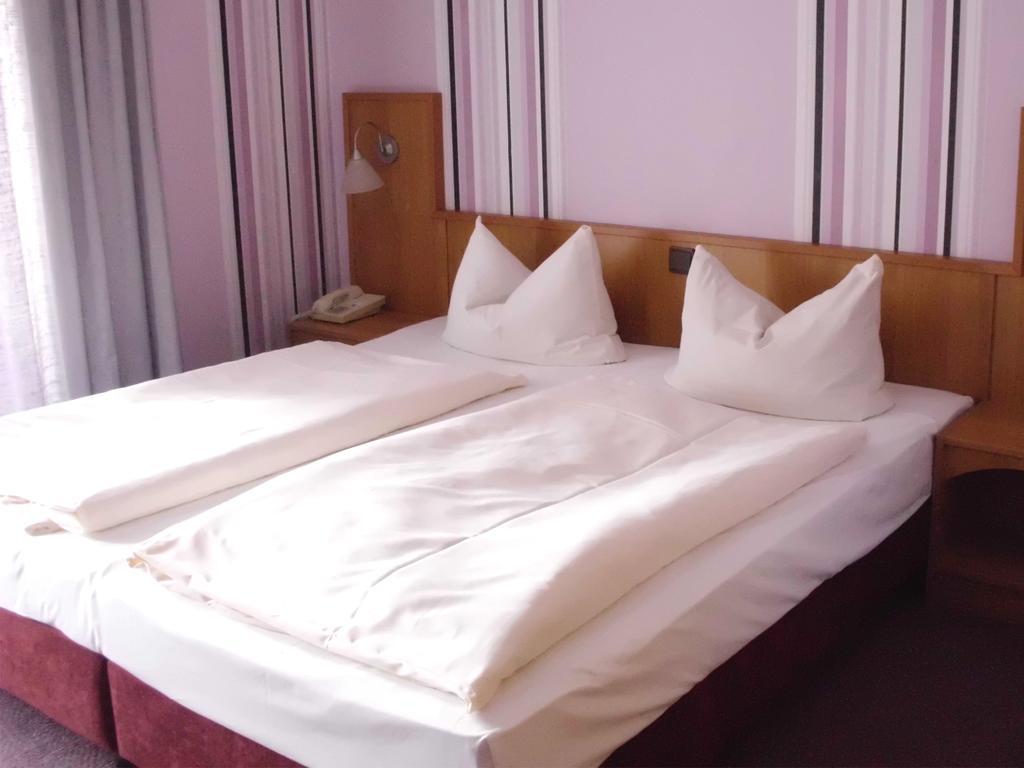 Mucha Ohg Hotel Sembziner Hof Klink Chambre photo