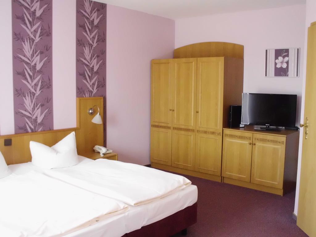 Mucha Ohg Hotel Sembziner Hof Klink Chambre photo