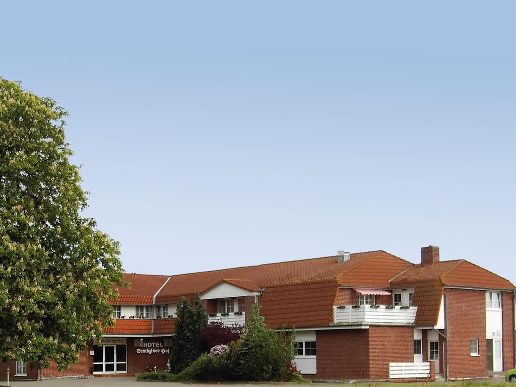 Mucha Ohg Hotel Sembziner Hof Klink Extérieur photo