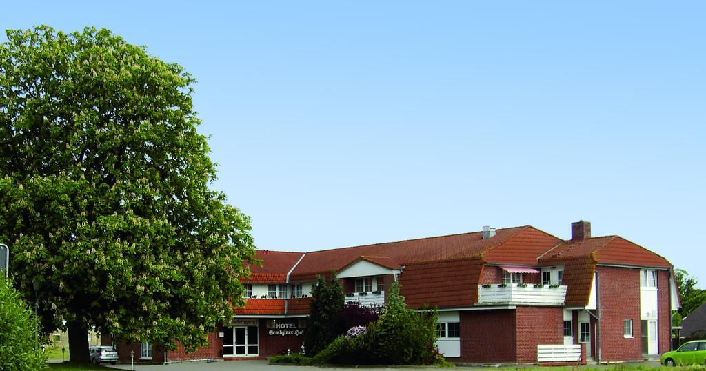 Mucha Ohg Hotel Sembziner Hof Klink Extérieur photo