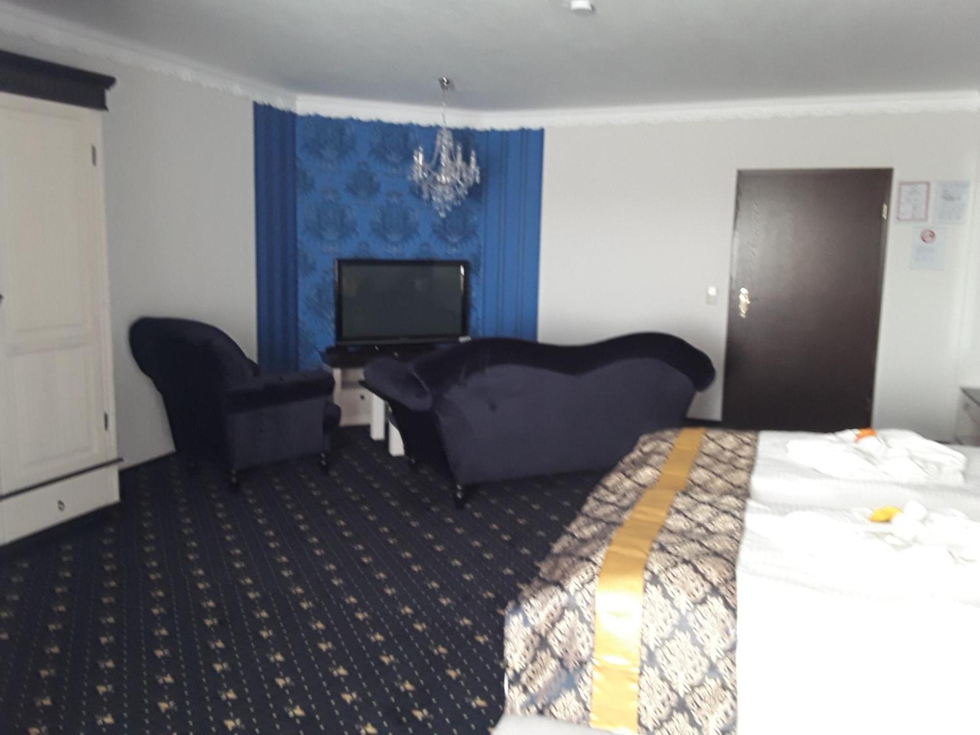 Mucha Ohg Hotel Sembziner Hof Klink Extérieur photo